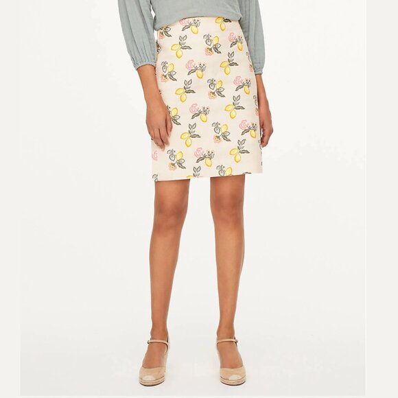 LOFT Beige Knee Length Midi Mid Pencil Lemon Fruit Flower Print Business Skirt 8 - Picture 2 of 5